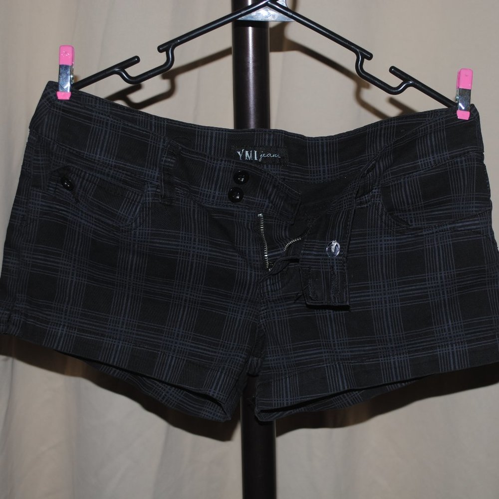 Cute black shorts